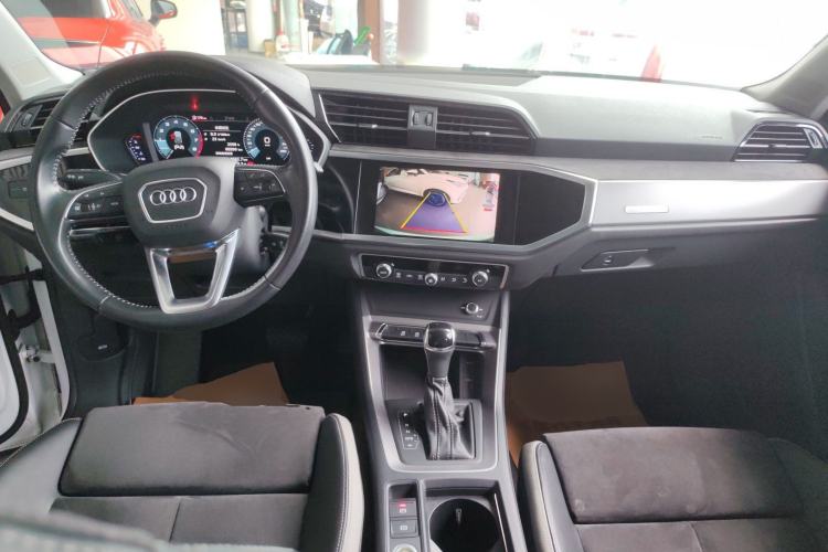 Used Audi Q3 2019 35 TFSI Advanced Dynamic Edition Center Console