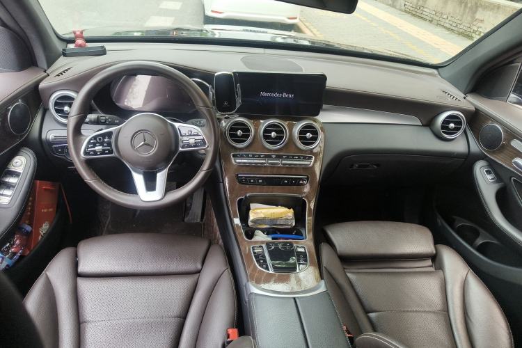 Used Mercedes-Benz GLC 2022 Facelift GLC 260 L 4MATIC Luxury Edition Center Console