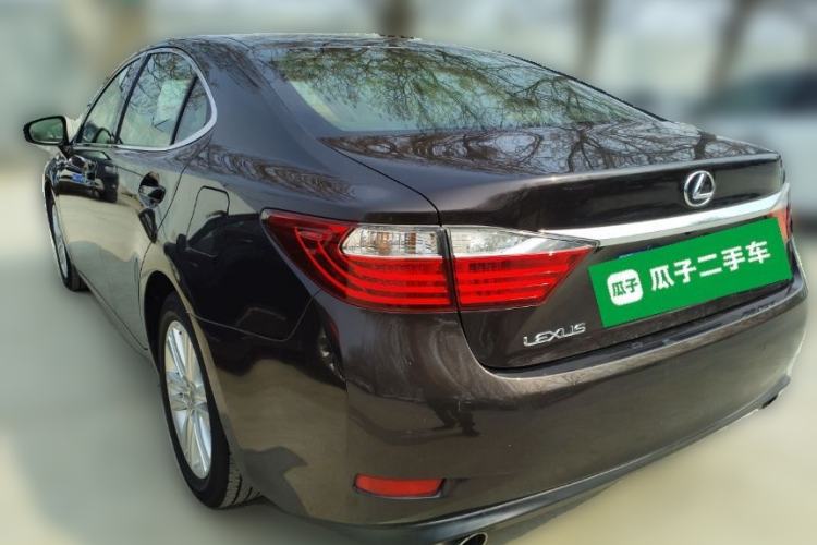 Used Lexus ES 2013 250 Elegant Edition Rear Left 45 Deg