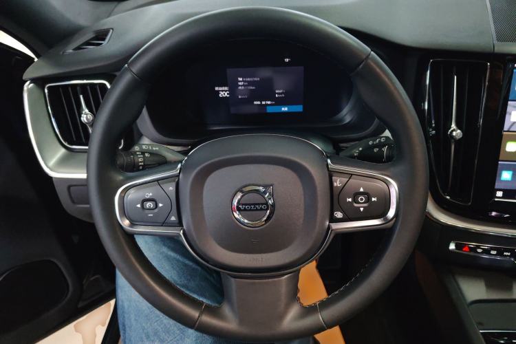 Used Volvo XC60 2023 B5 4x4 Smart Luxury Edition