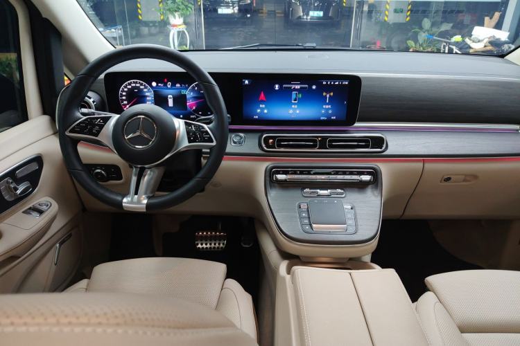 Used Mercedes-Benz V-Class 2024 V 300 L Long Wheelbase Prestige Edition Center Console