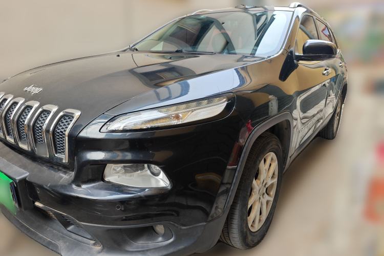 Used Jeep Cherokee 2016 2.0L Superior Edition