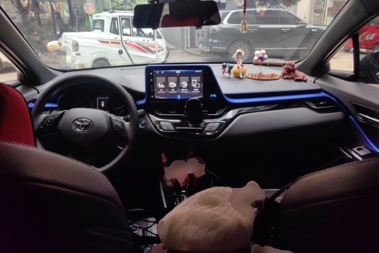 Used Toyota IZOA 2020 2.0L Yichi Version Center Console