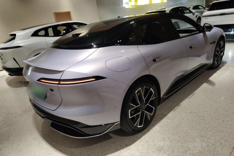 Used Avatr 06 2025 Pro Range-Extended Edition Rear Right 45 Deg