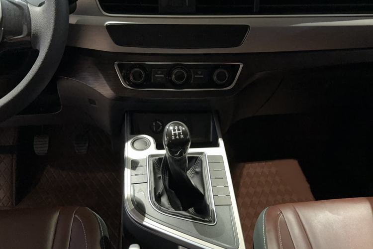 Used FORTHING T5 2023 Grand Edition 1.6L Manual Dream Version Five Seats