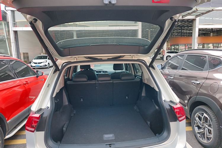 Used Volkswagen Tiguan L 2021 330TSI Automatic Two-Wheel Drive R-Line Enhanced Edition
