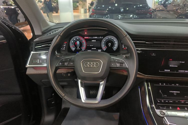 Used Audi Q7 2022 55 TFSI quattro S line Sport model Steering Wheel