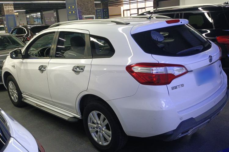 Used Venucia T70 2015 2.0L CVT Smart Choice Edition
