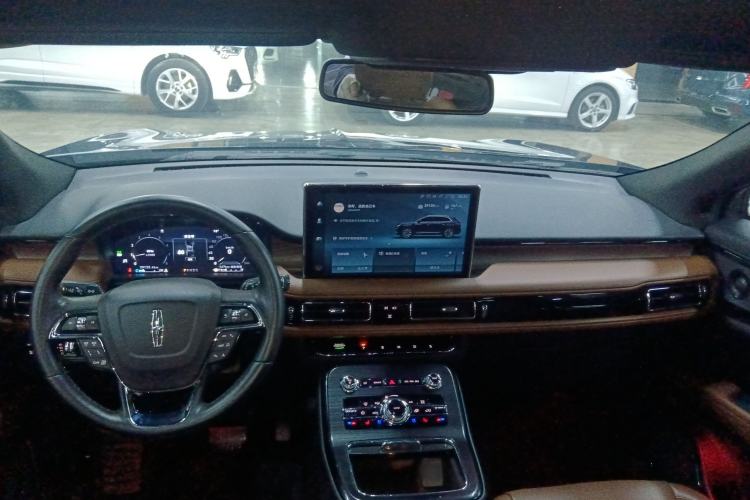 Used Lincoln Nautilus 2021 2.0T Four-Wheel Drive Luxury Edition Center Console