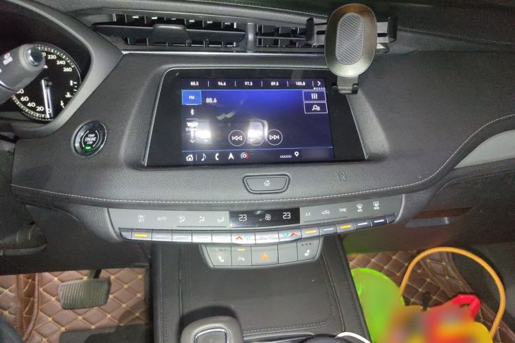 Used Cadillac XT4 2018 28T Two-Wheel Drive Leading Version
