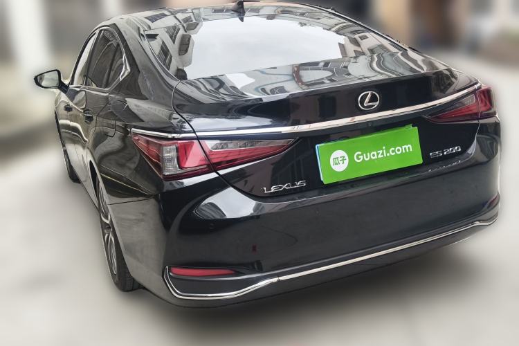 Used Lexus ES 2020 200 Excellence Edition Rear Left 45 Deg