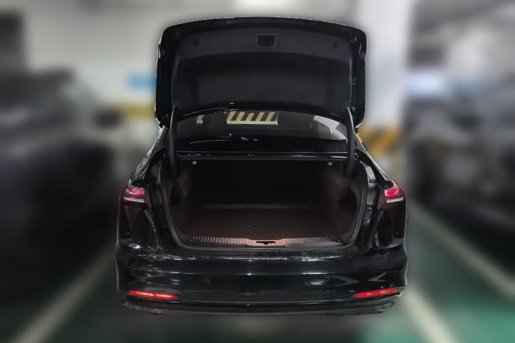 Used Hongqi H5 PHEV 2025 130 Super Hybrid Version Trunk