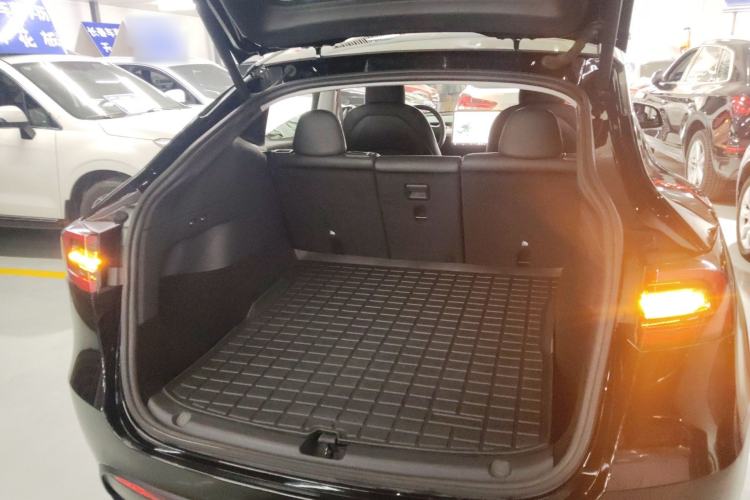 Used Tesla Model Y 2021 Long-Range All-Wheel-Drive Version
