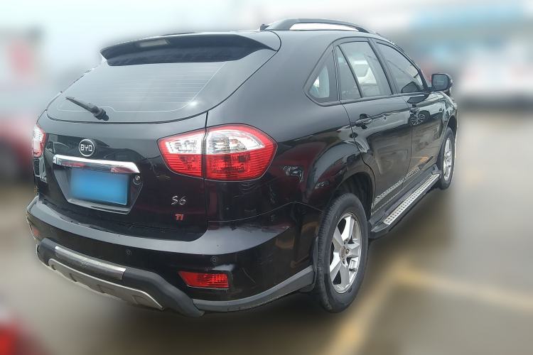 Used BYD S6 2014 1.5TI Manual Luxury 5-Seater Rear Right 45 Deg
