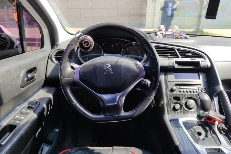 Used Peugeot 3008 2015 2.0L Automatic Trend Edition Steering Wheel