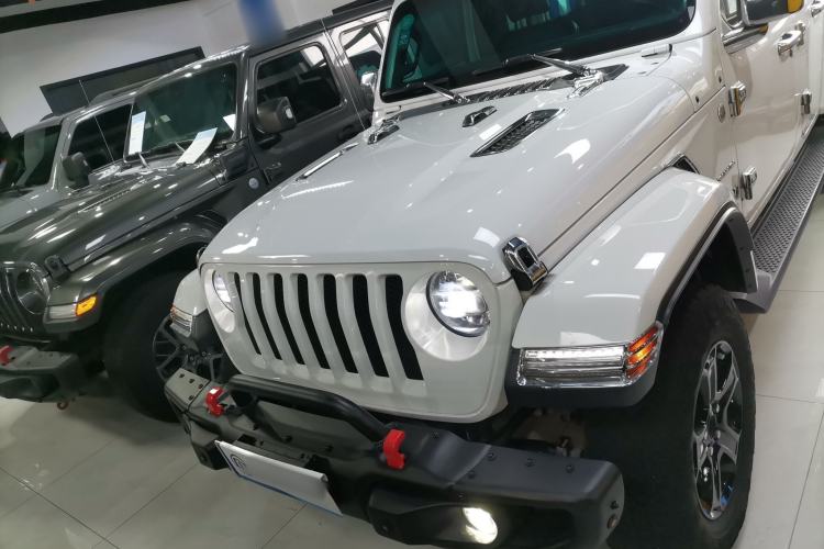 Used Jeep Wrangler 2019 2.0T Sahara Four-Door Version China VI Emission Standard Front