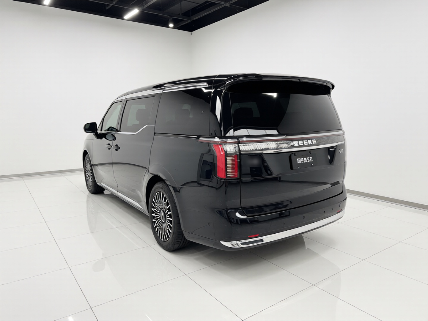 Zeekr 009 2024 Six-Seat Executive Version 4WD 108 kWh — снимка 4