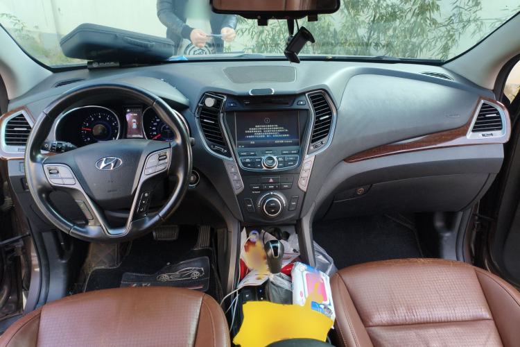 Used Hyundai Grand SantaFe 2013 3.0L 7-seat 4x4 Brown Interior Flagship Edition
