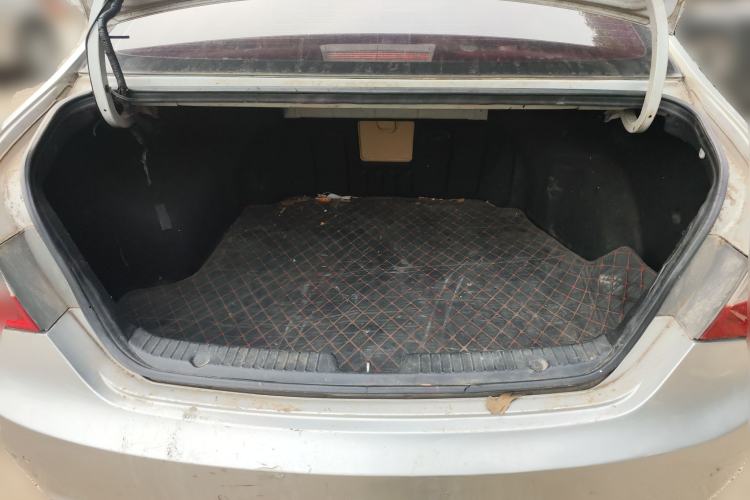 Used Hyundai Sonata 2011 2.0L Automatic Luxury Edition Trunk