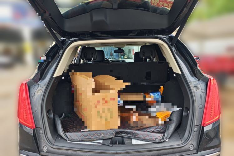 Used Cadillac XT5 2018 25T Luxury Model Trunk