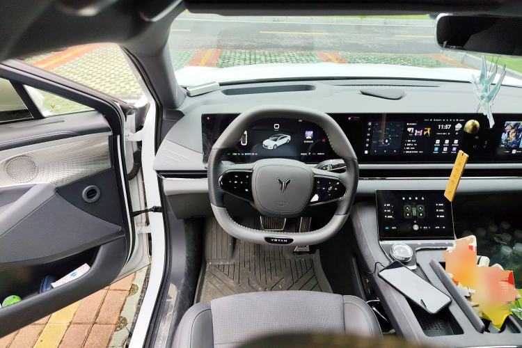 Used VOYAH PASSION 2024 PHEV Four-Wheel Drive Ultra-Long Range Executive Edition