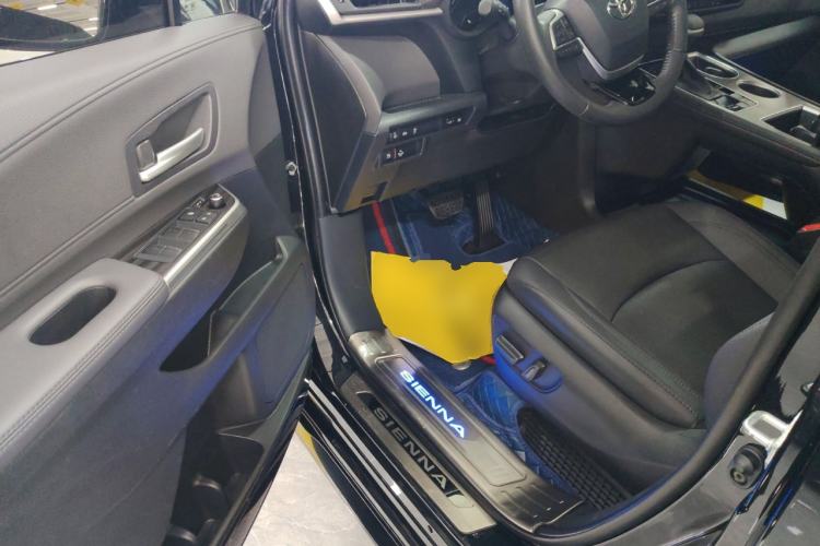 Used Toyota SIENNA 2021 2.5L Hybrid Premium Edition Driver Seat