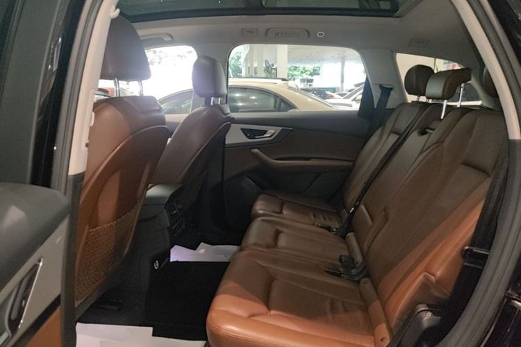 Used Audi Q7 2018 40 TFSI Comfort Model
