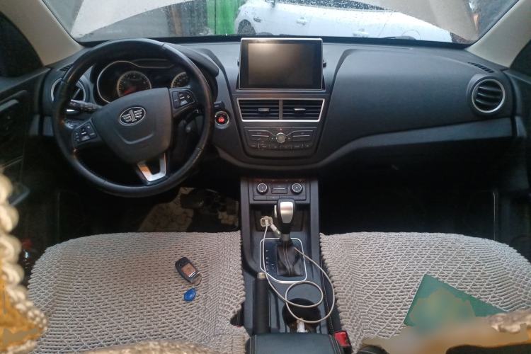 Used Bestune X40 2018 Internet Celebrity Edition 1.6L Automatic Luxury Version
