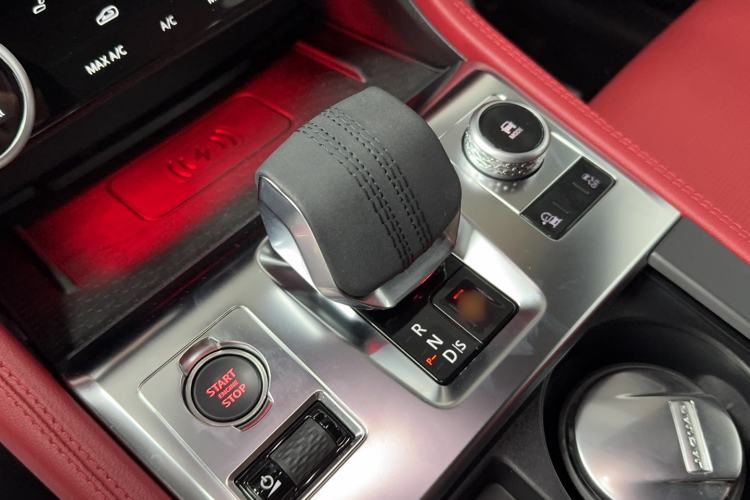 Used Jaguar F-PACE 2025 P250 R-Dynamic SE
