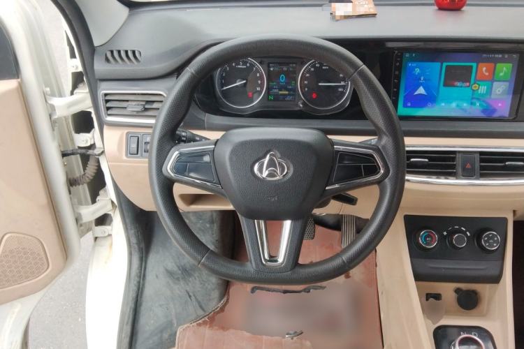 Used CHANGAN KUAYUE Xing V7 EV 2024 251 km Luxury Dual-Door Version 6 Seats Steering Wheel