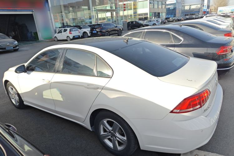 Used Volkswagen Lamando 2017 230TSI Manual Trend Edition
