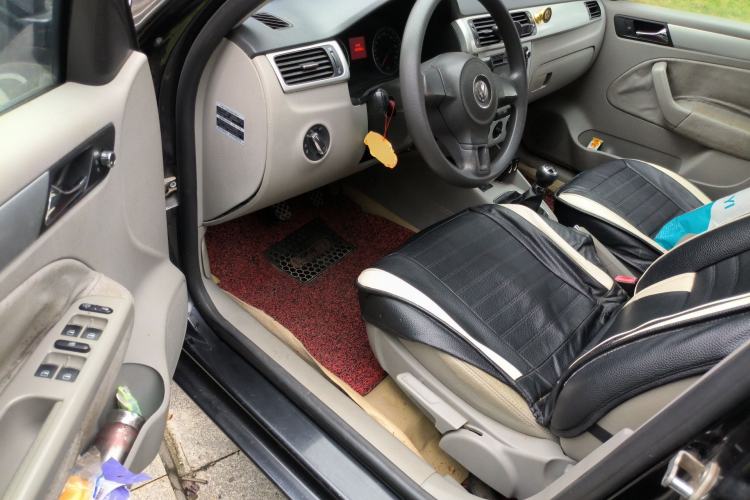 Used Volkswagen Bora 2011 1.6L Manual Fashion Edition
