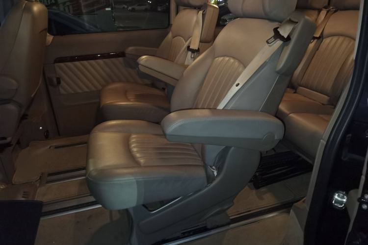 Used Mercedes-Benz Viano 2013 3.0L Hospitality Edition Left Rear Seat