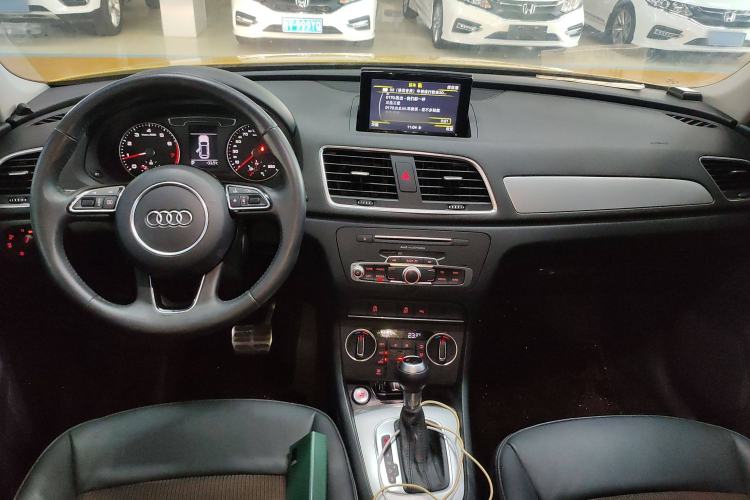 Used Audi Q3 2016 35 TFSI Fashion Model
