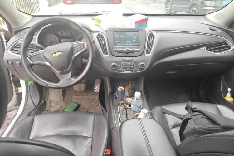 Used Chevrolet Malibu XL 2017 1.5T Automatic Ruichi Edition Center Console