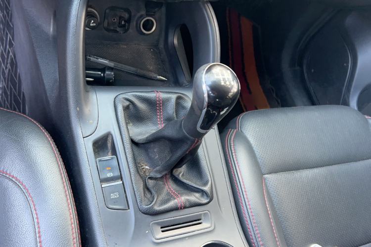 Used CHANGAN CS75 2014 2.0L Manual Luxury Version China IV Standard