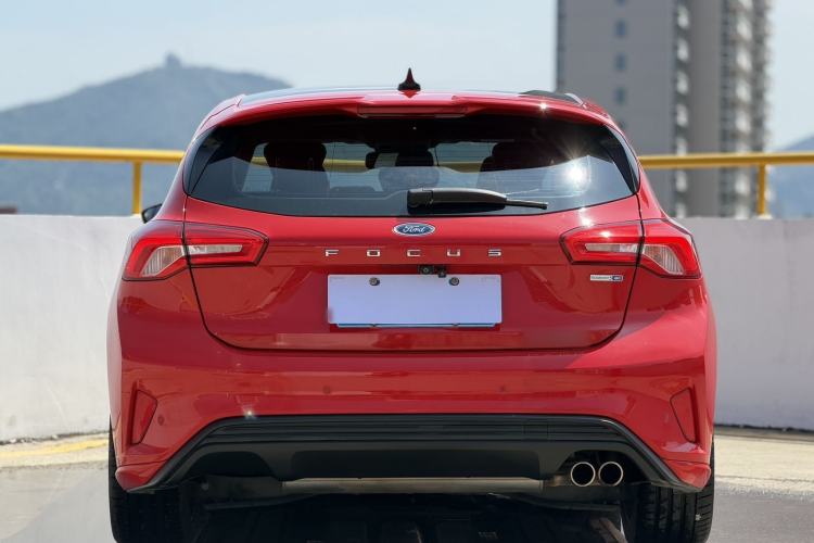 Used Ford Focus 2019 Hatchback EcoBoost 180 Automatic ST Line Exterior 5