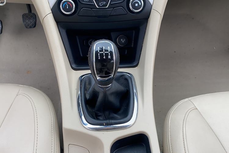 Used Chery Arrizo 7 2015 1.6L Manual ZhiShang Edition
