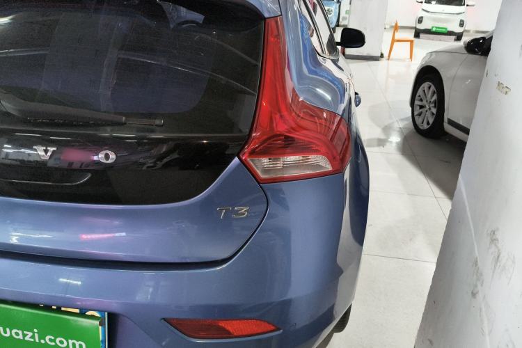 Used Volvo V40 2016 T3 Zhiyi Edition