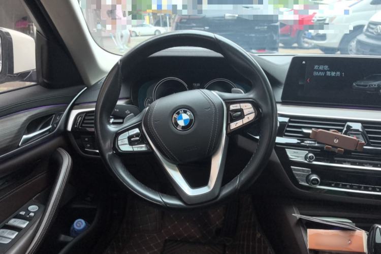 Used BMW 5 Series 2018 Revised Version 530Li Leading Edition Luxury Package Steering Wheel