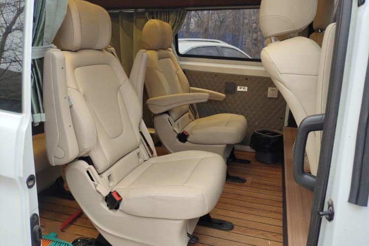 Used Ford Transit 2017 2.0T Diesel Multi-Function Commercial Vehicle Mid-Drive Mid-Roof China V Standard