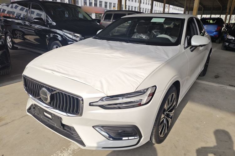 Used Volvo S60 2025 B4 Zhiyuan Luxury Edition
