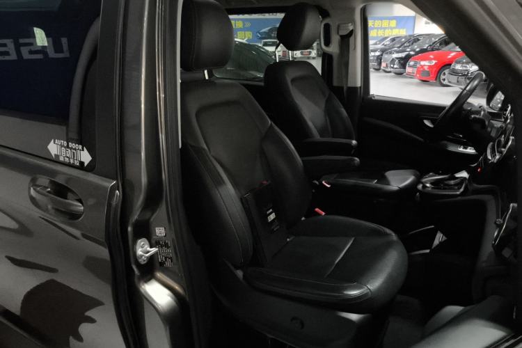 Used Mercedes-Benz V-Class 2017 V 260 Avantgarde Edition