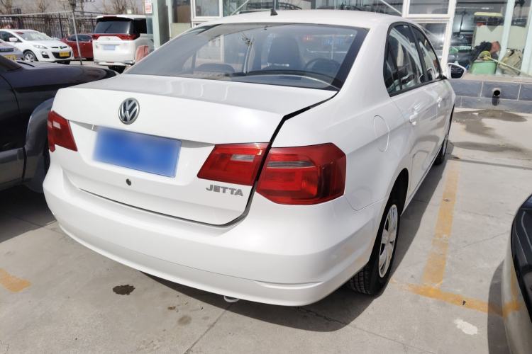 Used Volkswagen Jetta 2015 1.6L Automatic Fashion Model
