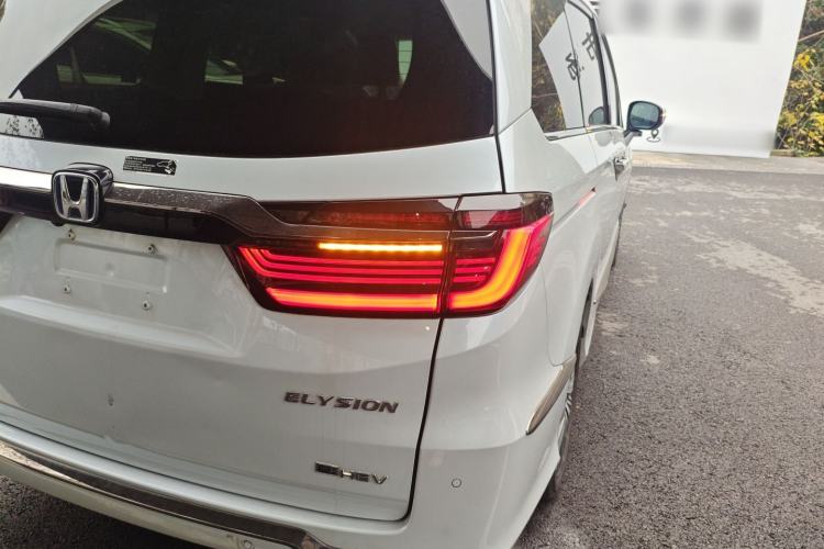 Used Honda Elysion 2024 2.0L eHEV Luxury Edition
