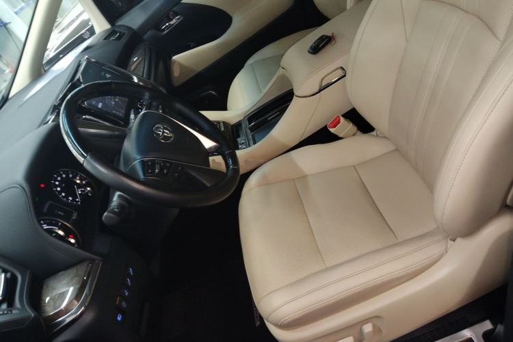 Used Toyota Vellfire 2021 Crown Dual-Engine 2.5L HV Prestige Edition
