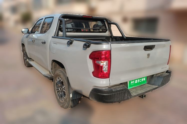 Used CHANGAN Hunter 2024 Warrior Edition Luxury Model Dual-Motor All-Wheel Drive Standard Box