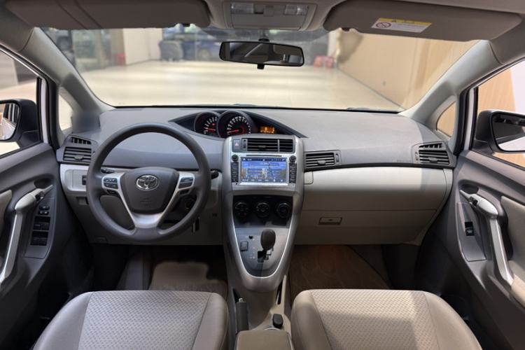 Used Toyota Verso 2014 Starlight 180E CVT Elite Edition
