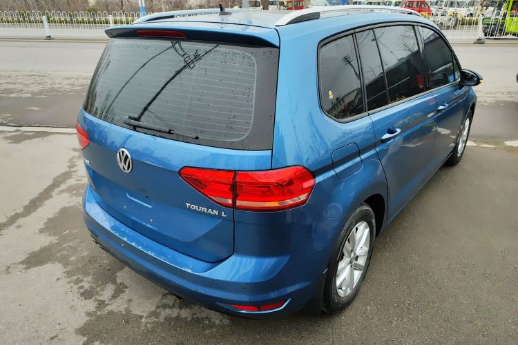 Used Volkswagen Touran 2021 Volkswagen Touran L 280TSI DSG Style Edition 7 Seats
