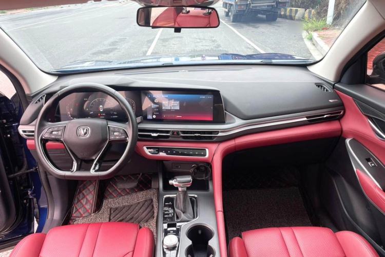 Used CHANGAN CS75 PLUS 2020 1.5T Automatic Luxury Version Interior 5